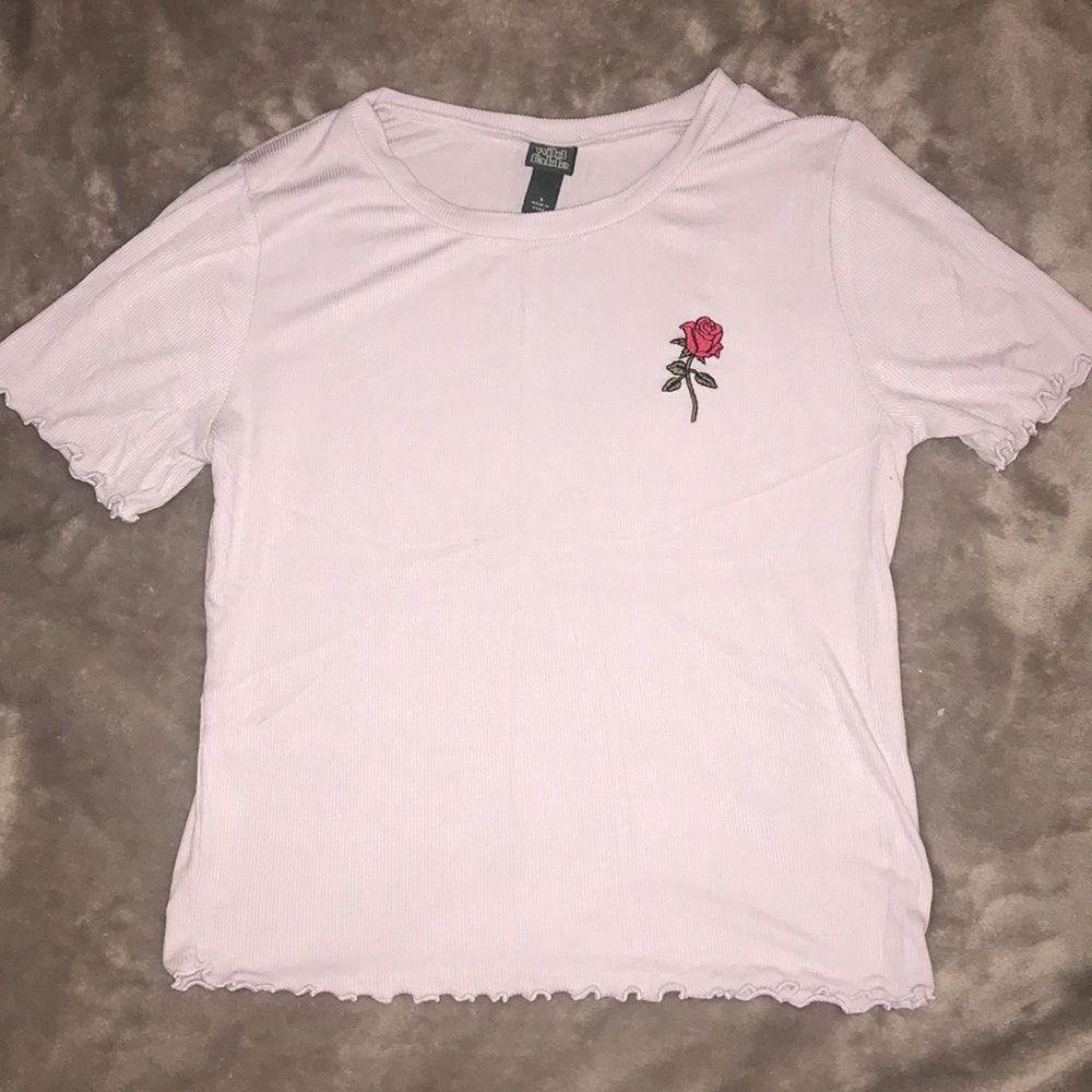 Lilac purple tee with rose detail 🥀🌹